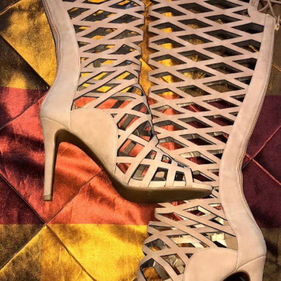 ❌SOLD❌Faux/Leather Cage - Picture 5 of 13